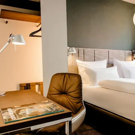 Hotel One Nuernberg-city 3*